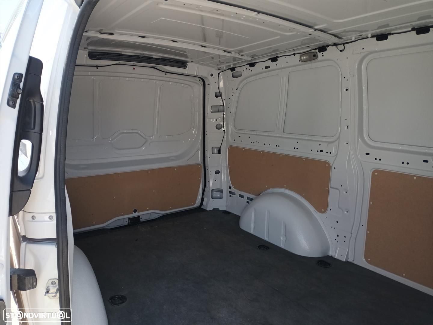 Mercedes-Benz Vito 116 CDI Furgão Standard - 8
