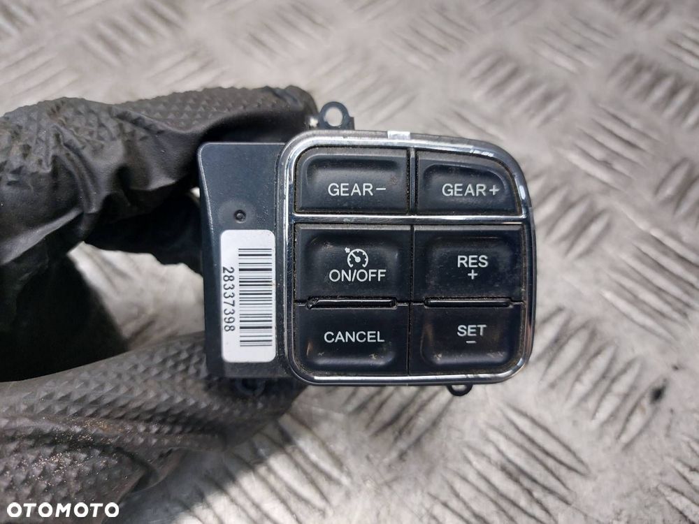 PRZEŁĄCZNIK KIEROWNICY TEMPOMAT MULTIFUNKCJA RAM 1500 13- 68111384AB - 1