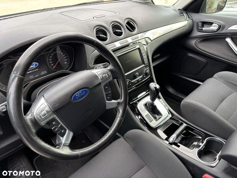 Ford S-Max 2011 photo 4