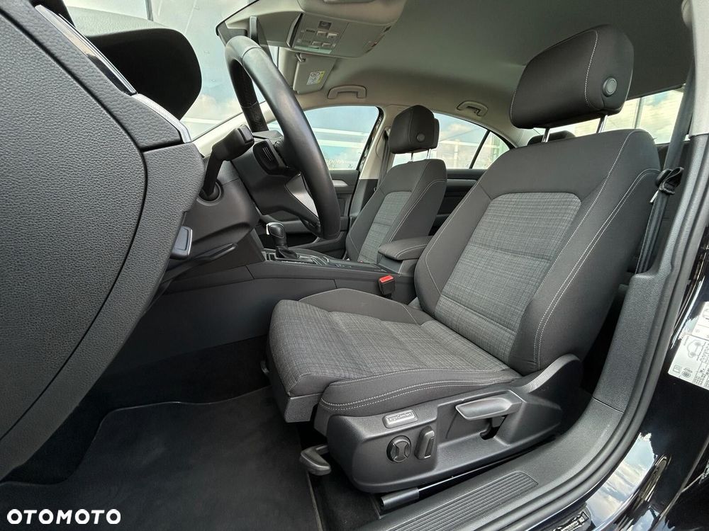 Volkswagen Passat 2.0 TSI Business DSG - 9