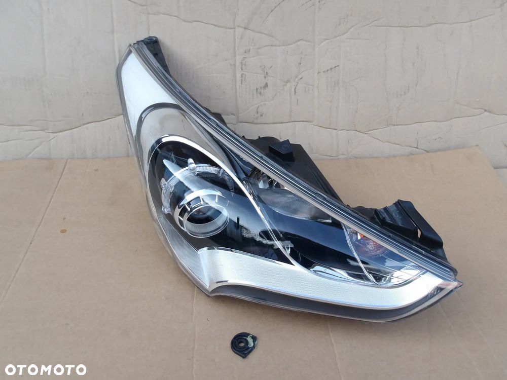 LAMPA PRAWY PRZOD SOCZEWKA LED HYUNDAI VELOSTER 92102-2V160 - 1