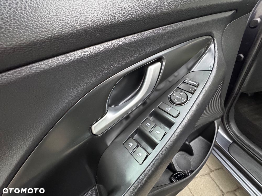 Hyundai i30 - 23