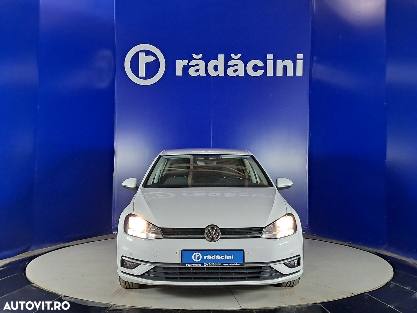 Volkswagen Golf - 8