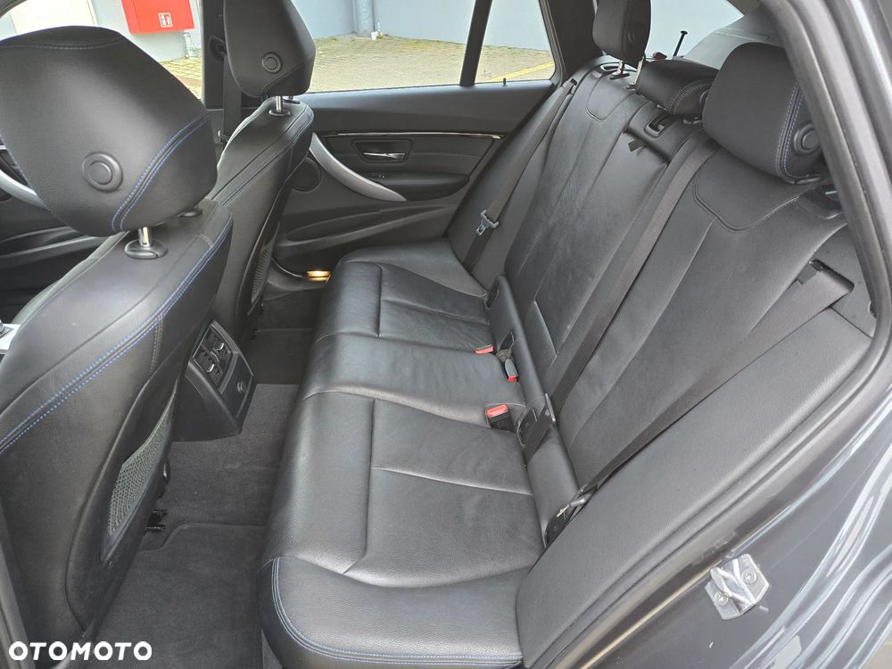 BMW Seria 3 318i Edition M Sport Shadow - 17