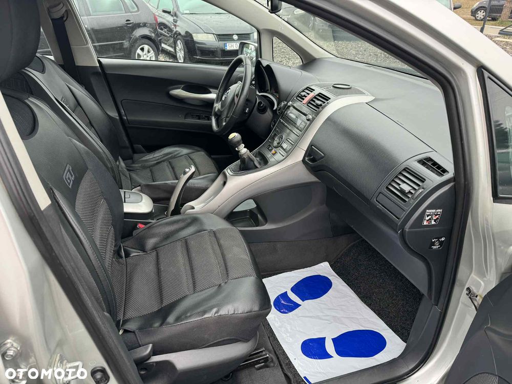 Toyota Auris 2.0 D-4D Premium - 8