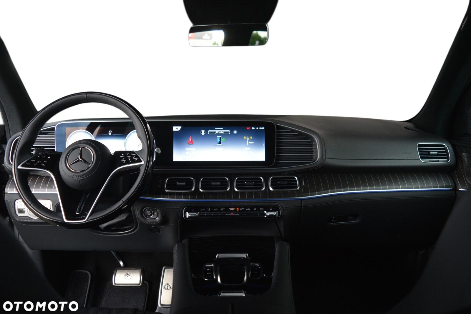 Mercedes-Benz GLS - 11