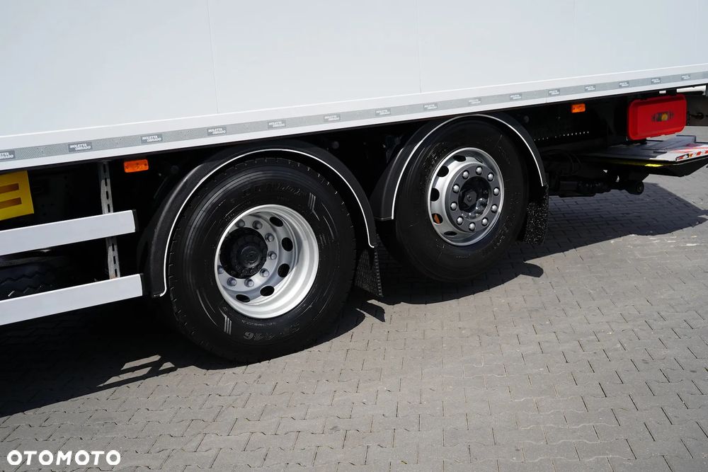 Iveco / S-WAY / 420 / E 6 / KONTENER + WINDA / 20 PALET / RETARDER / OŚ SKRĘTNA / ROLETA - 40