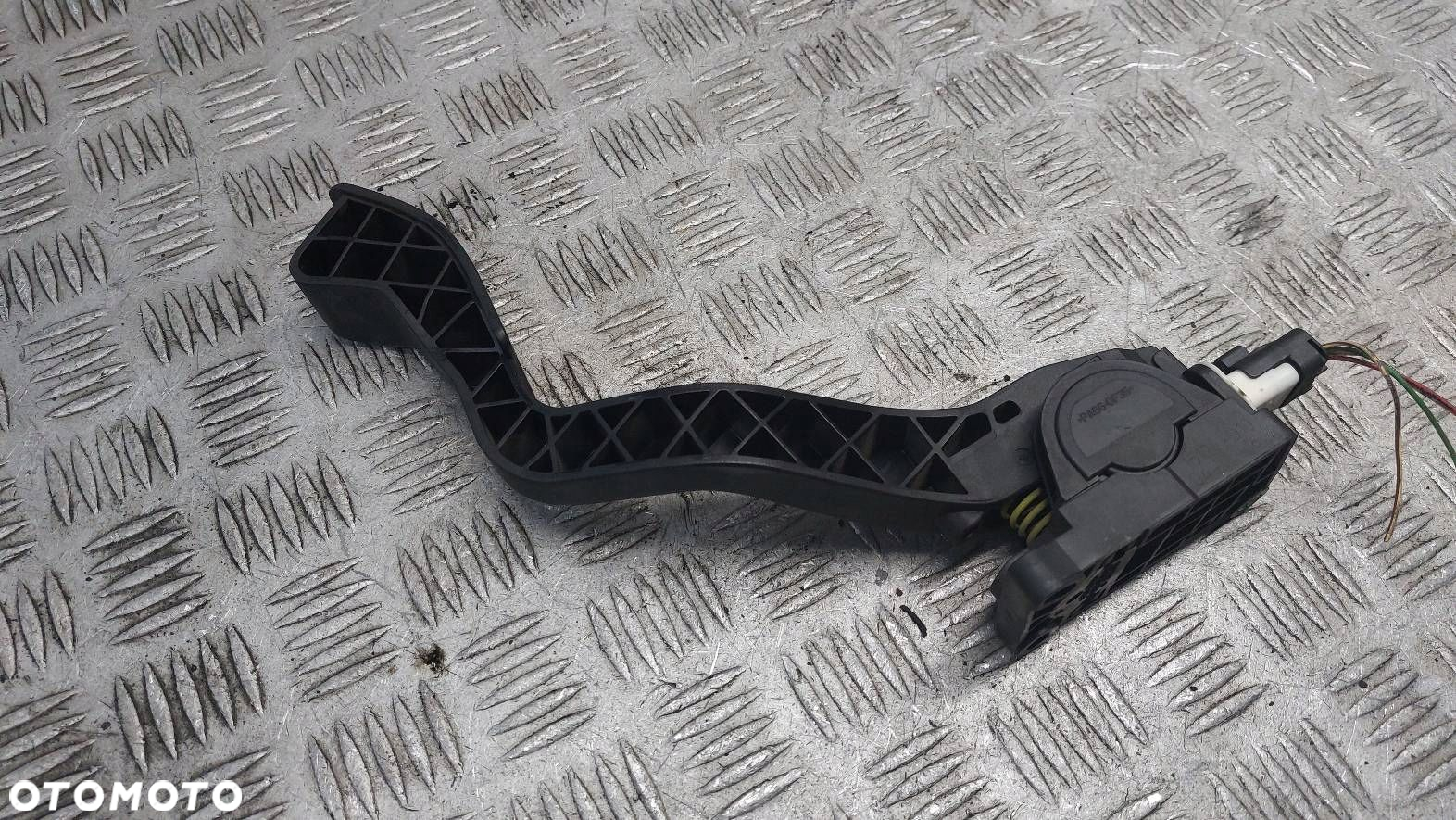 POTENCJOMETR GAZU PEUGEOT 307 I 1.6 HDI F00C3E2429 - 2