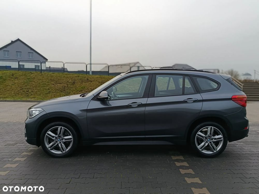 BMW X1 sDrive18i GPF Sport Line - 2