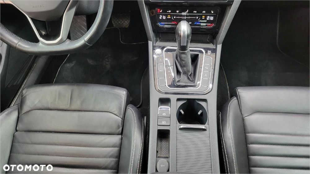 Volkswagen Passat Variant 2.0 TDI Elegance DSG - 15