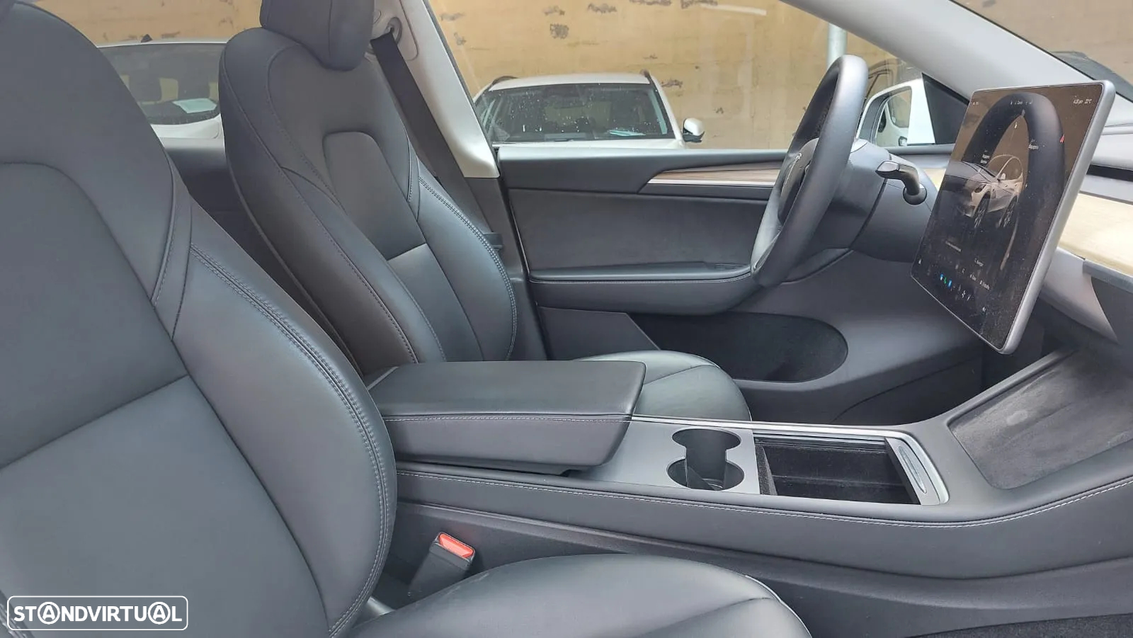 Tesla Model Y - 5