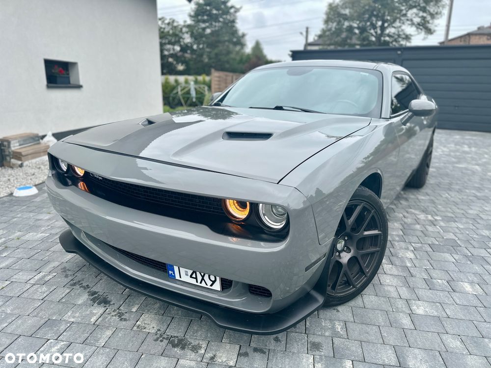 Dodge Challenger - 1
