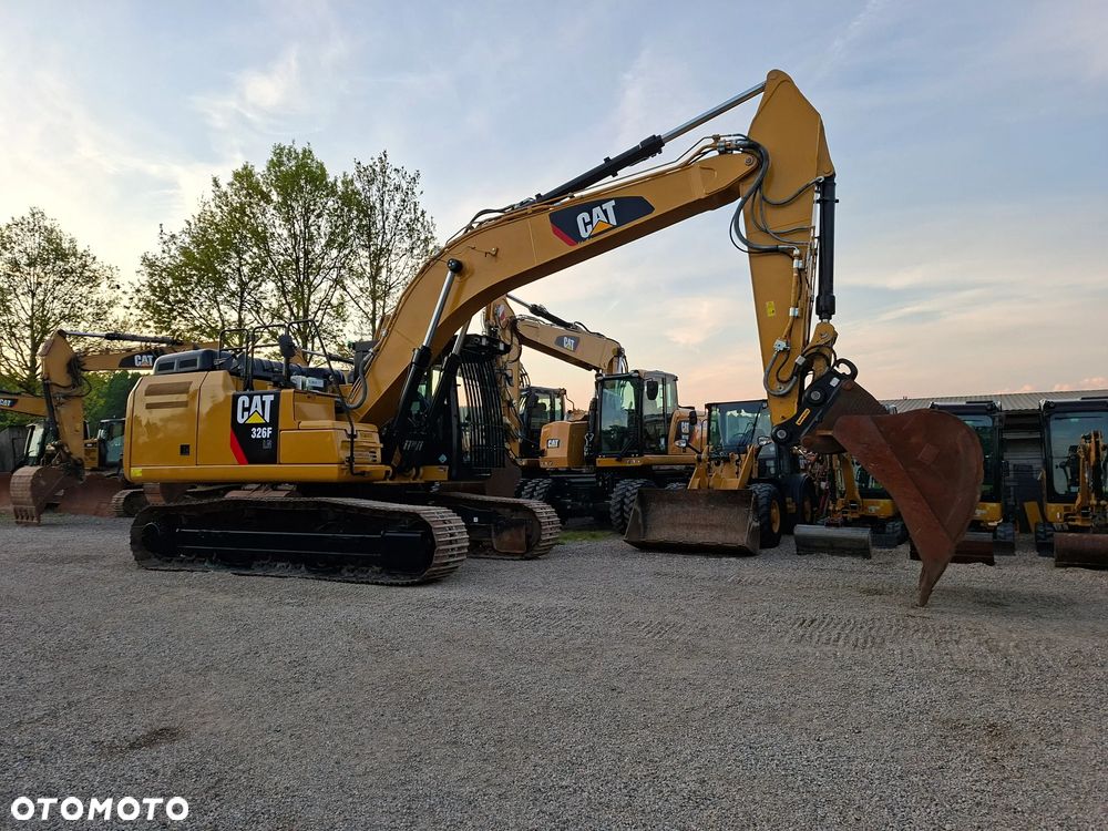 Caterpillar CAT 326 FL - 11