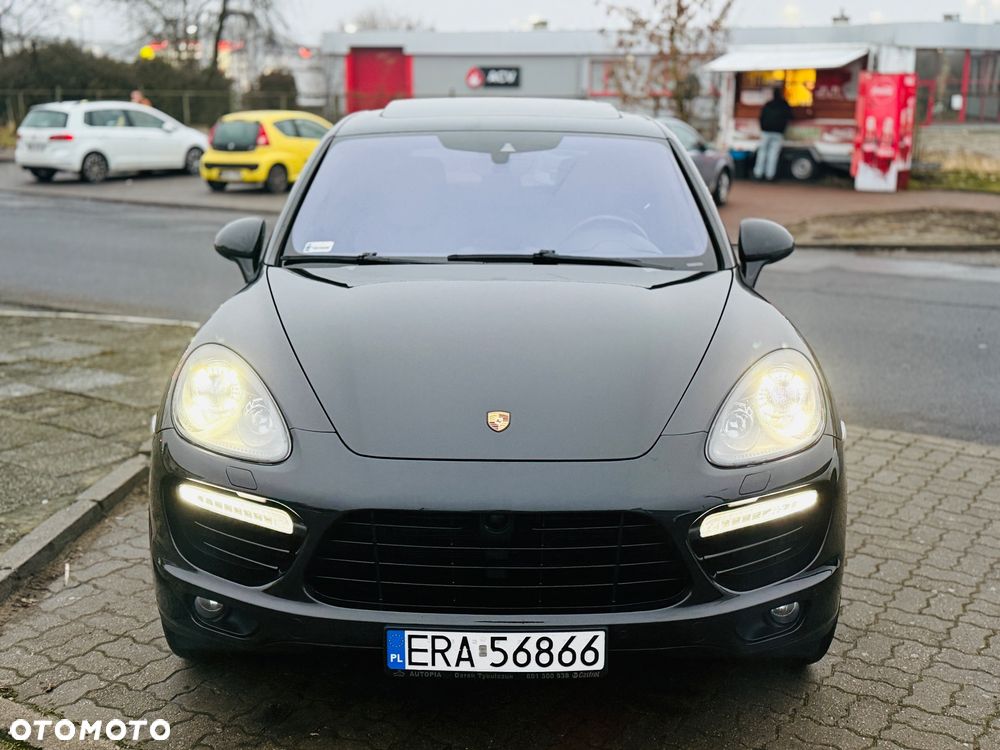 Porsche Cayenne Turbo Tiptronic S - 25