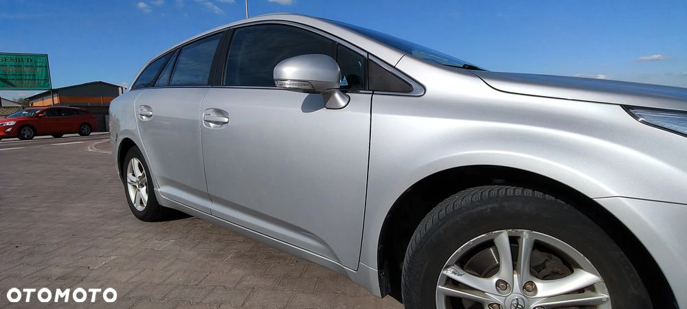 Toyota Avensis 2.0 Sol plus - 17