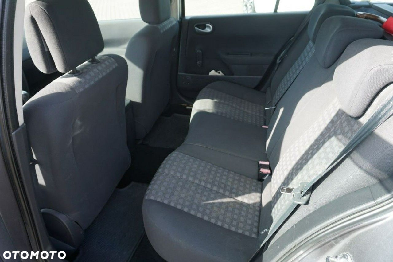 Renault Megane II 1.6 16V Alize - 10