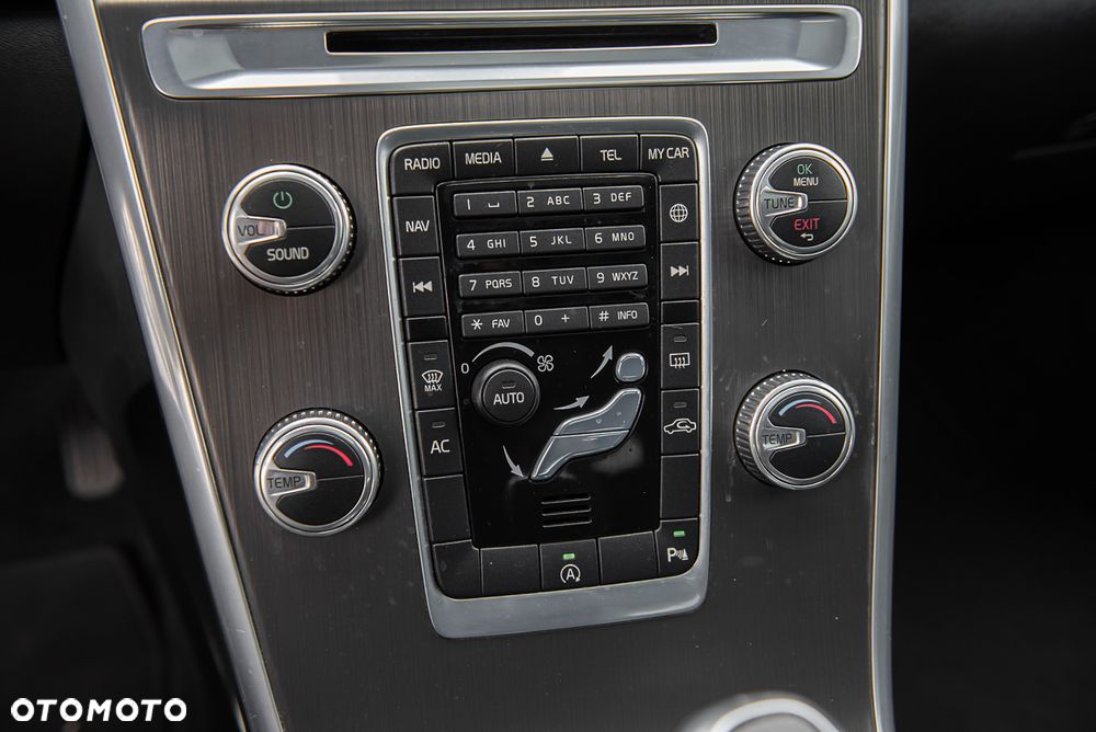 Volvo XC 60 D4 Momentum - 18