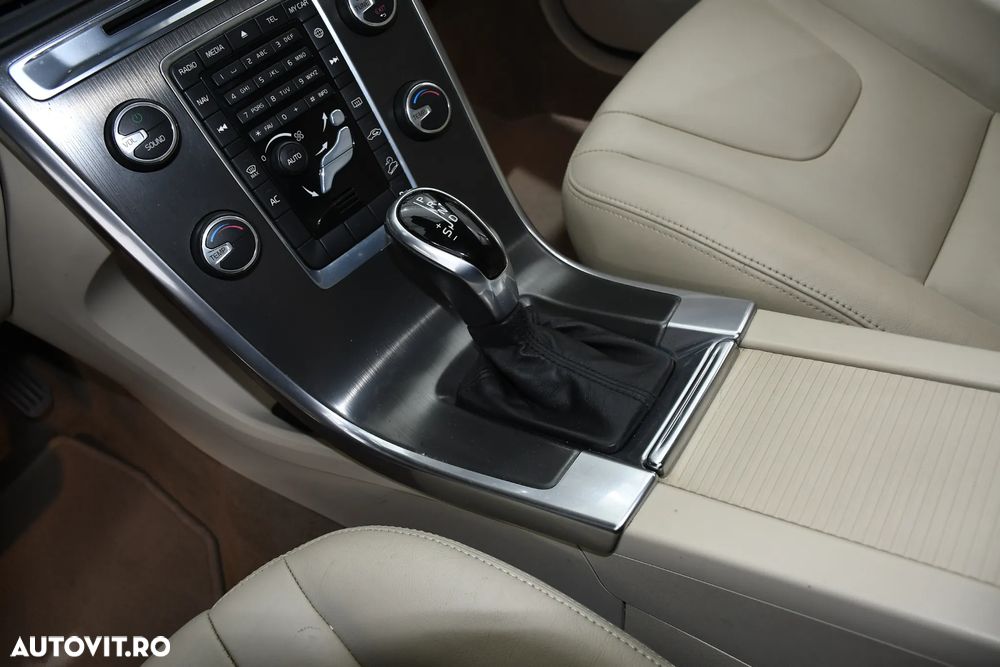 Volvo XC 60 D4AWD Summum - 21