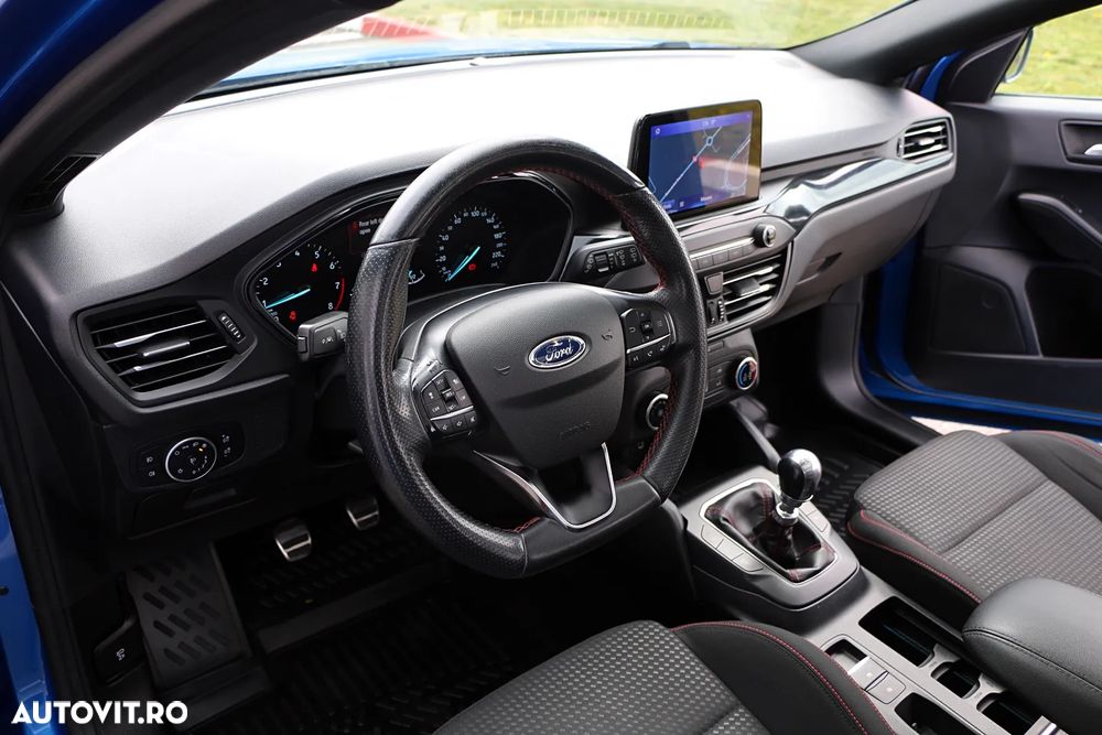 Ford Focus 1.0 EcoBoost Start-Stopp-System ST-LINE DESIGN - 19