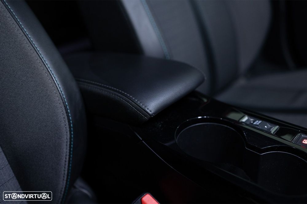 Peugeot 2008 1.2 PureTech Allure Pack - 30