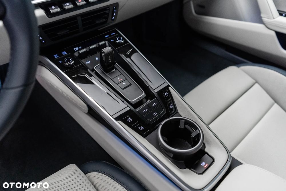 Porsche 911 Carrera 4S - 26