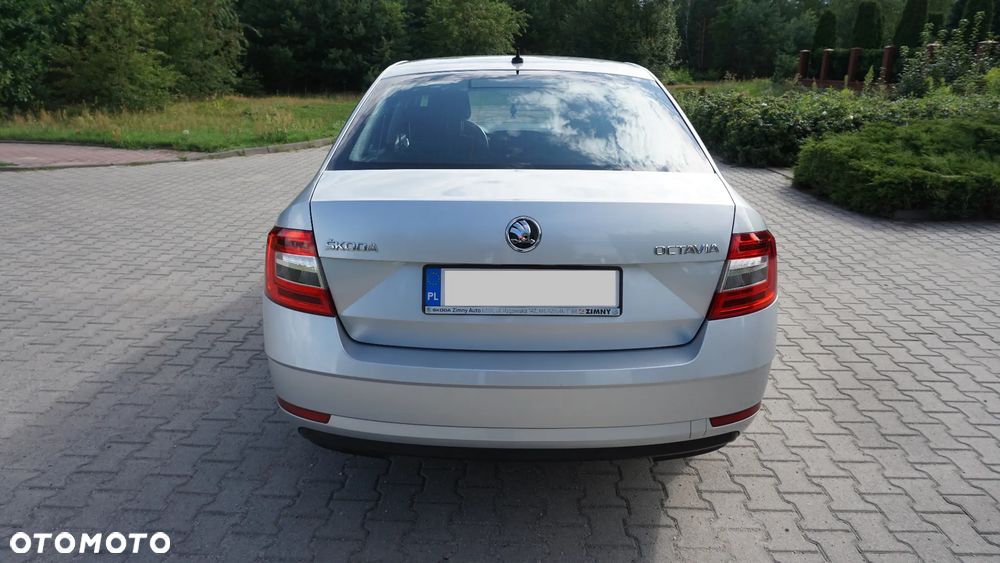 Skoda Octavia 2.0 TDI SCR Style DSG - 10