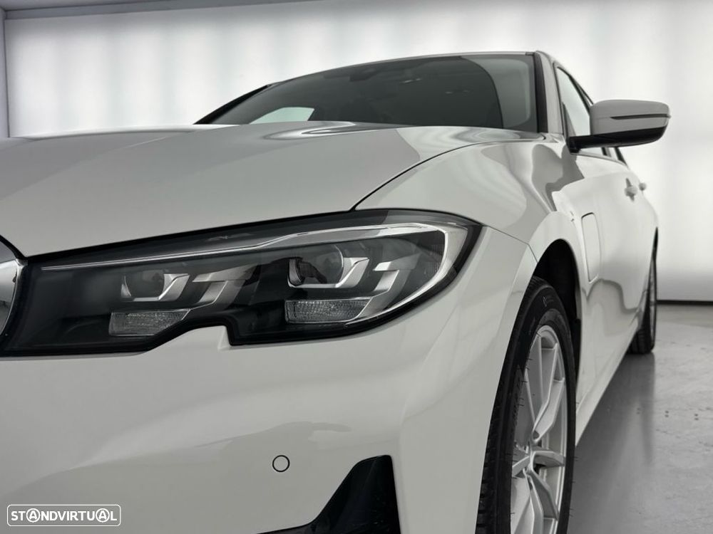 BMW 330 e Auto - 14