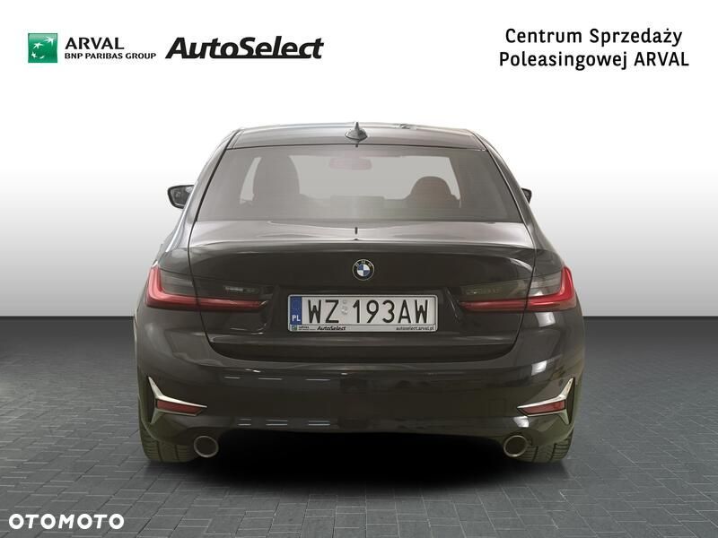 BMW Seria 3 318i - 5