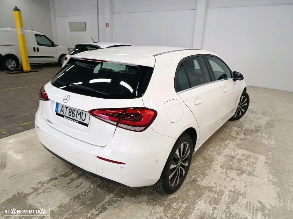 Mercedes-Benz A 250 e Style Plus - 4