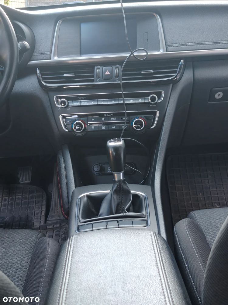 Kia Optima 1.7 CRDI M - 10