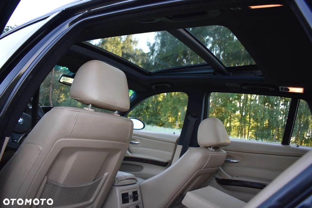 BMW Seria 3 320d - 23
