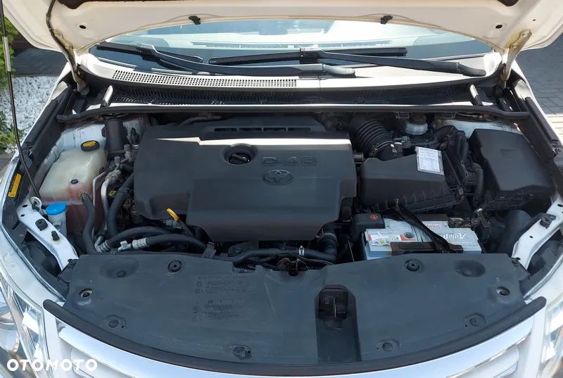 Toyota Avensis 2.0 D-4D Luna - 21