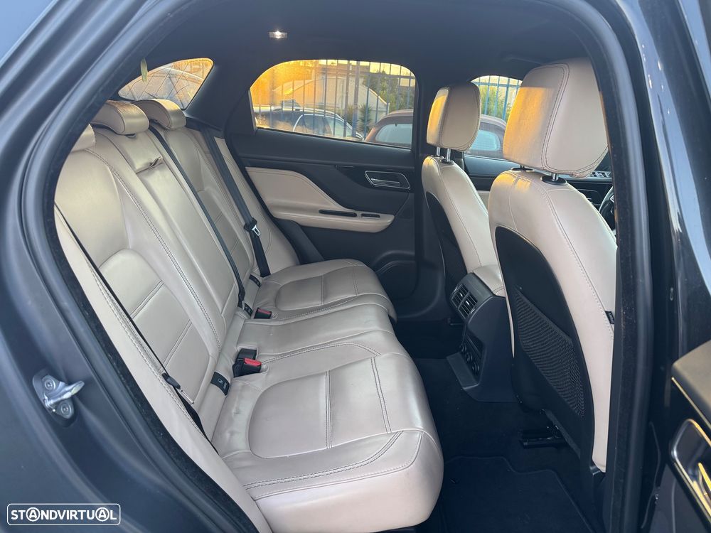 Jaguar F-Pace 2.0 i4D Prestige AWD - 37