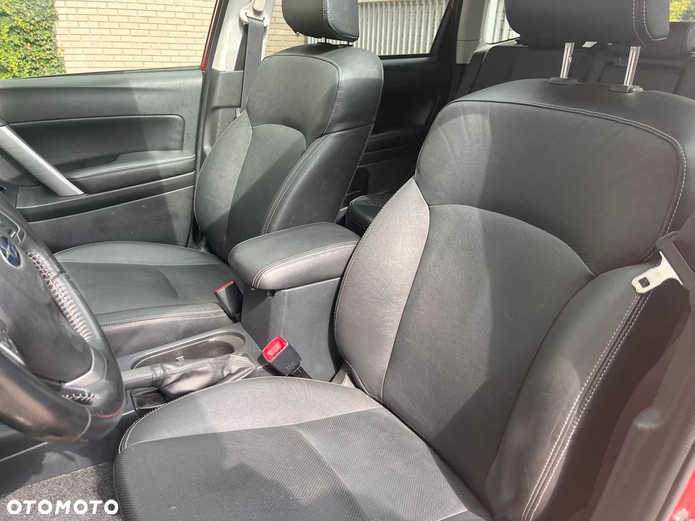 Subaru Forester 2.0 XT Platinum Lineartronic - 21