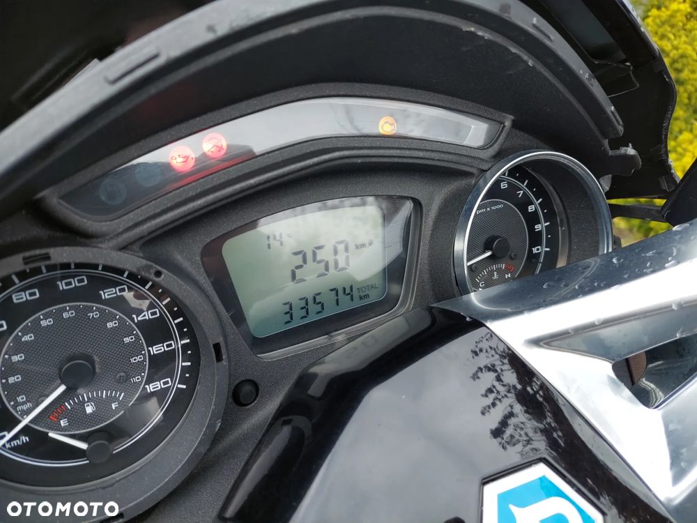 Piaggio X10 - 13