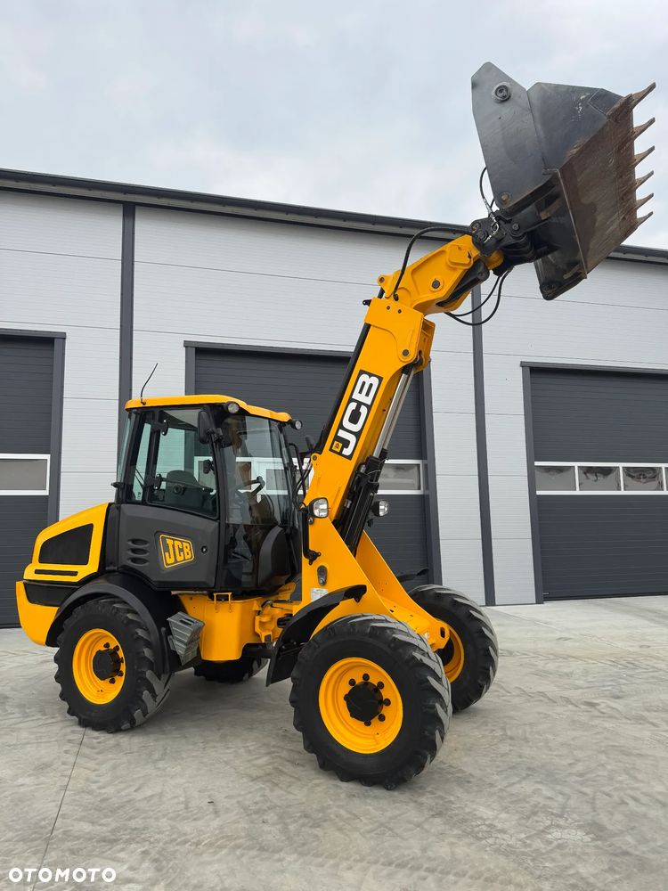 JCB ŁADOWARKA TELESKOPOWA TM220 T4A STAN JAK NOWY - 8