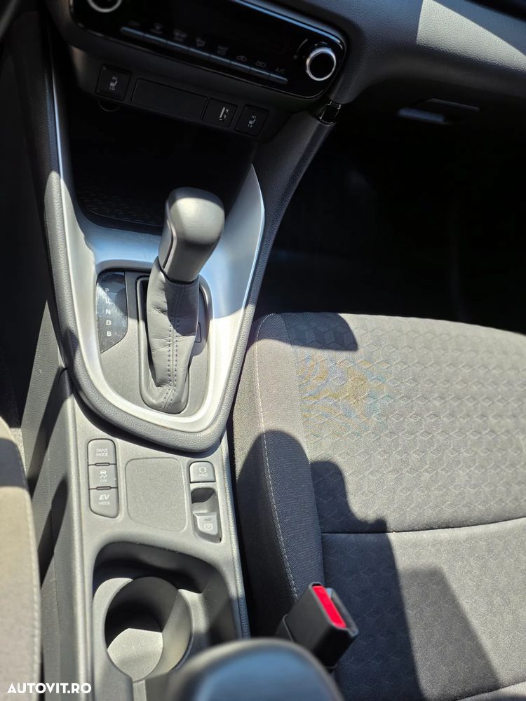 Toyota Yaris 1.5 VVT-i HSD Dynamic - 4