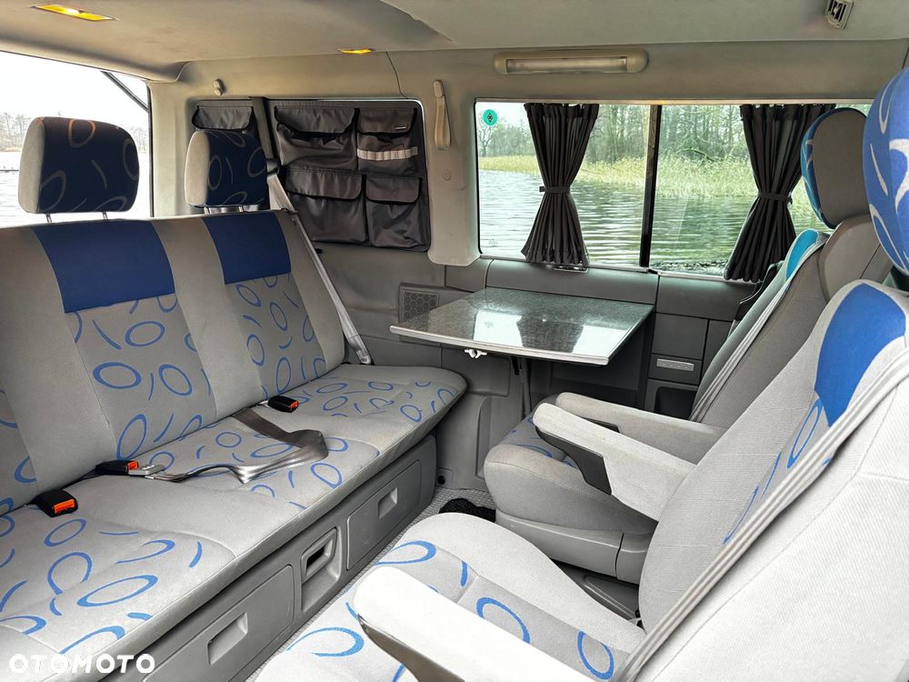 Volkswagen Multivan - 12