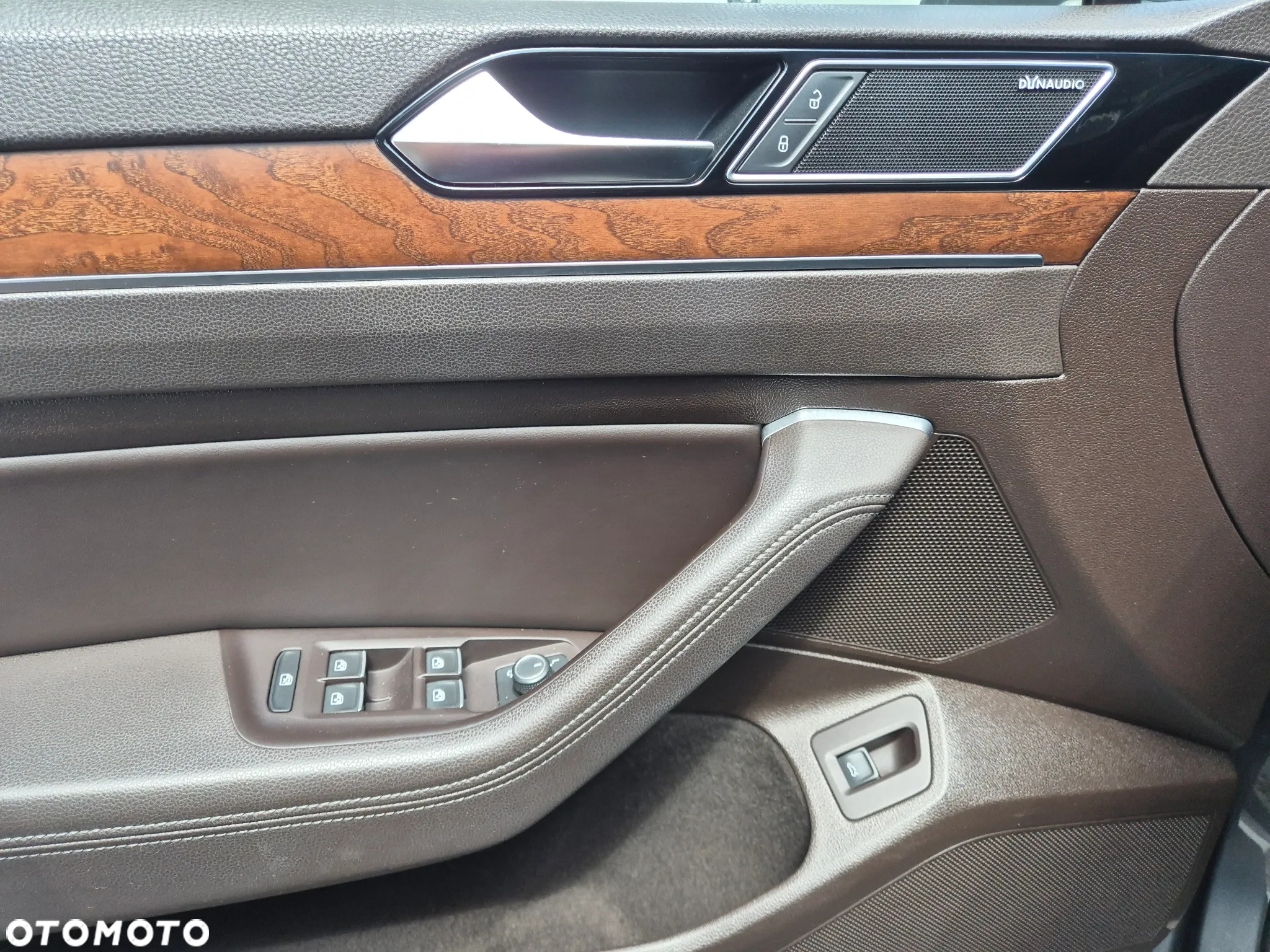 Volkswagen Passat Variant 2.0 TDI SCR DSG Highline - 10