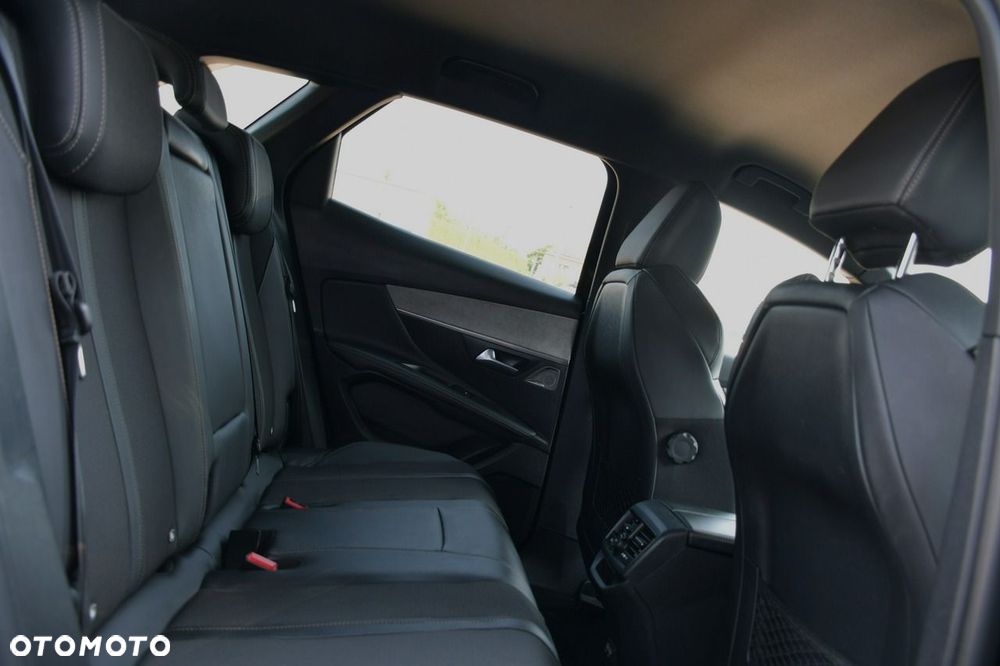 Peugeot 3008 1.6 PureTech HYbrid GT Line S&S EAT8 - 24