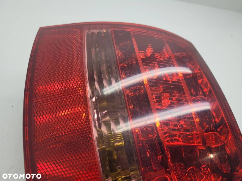 LAMPA TYŁ TYLNA PRAWA W BŁOTNIK AUDI A6 C6 KOMBI LIFT EU - 3