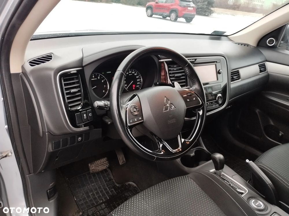 Mitsubishi Outlander 2.0 Intense + 4WD CVT - 6