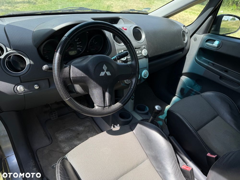 Mitsubishi Colt 1.5 Invite - 9