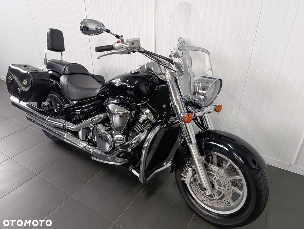 Suzuki Intruder - 1