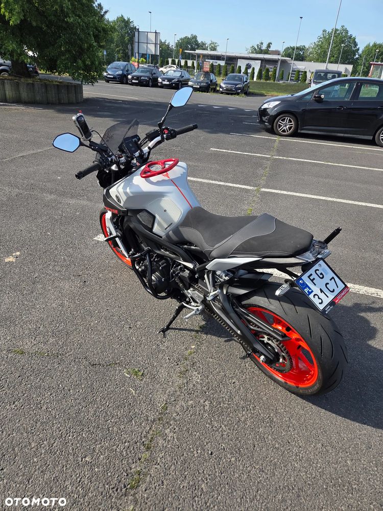 Yamaha MT - 8