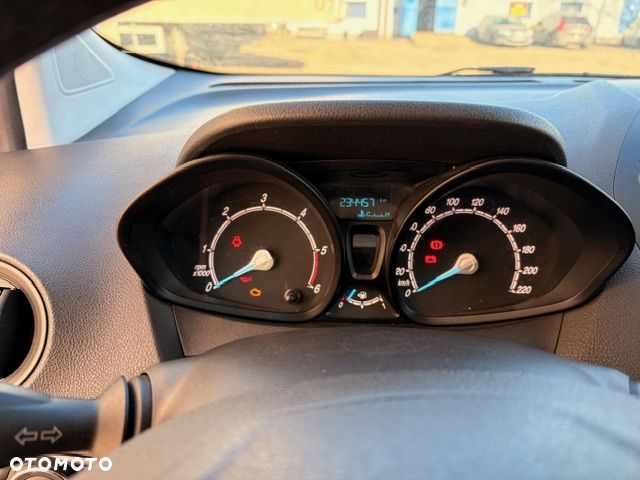 Ford transit courier - 12