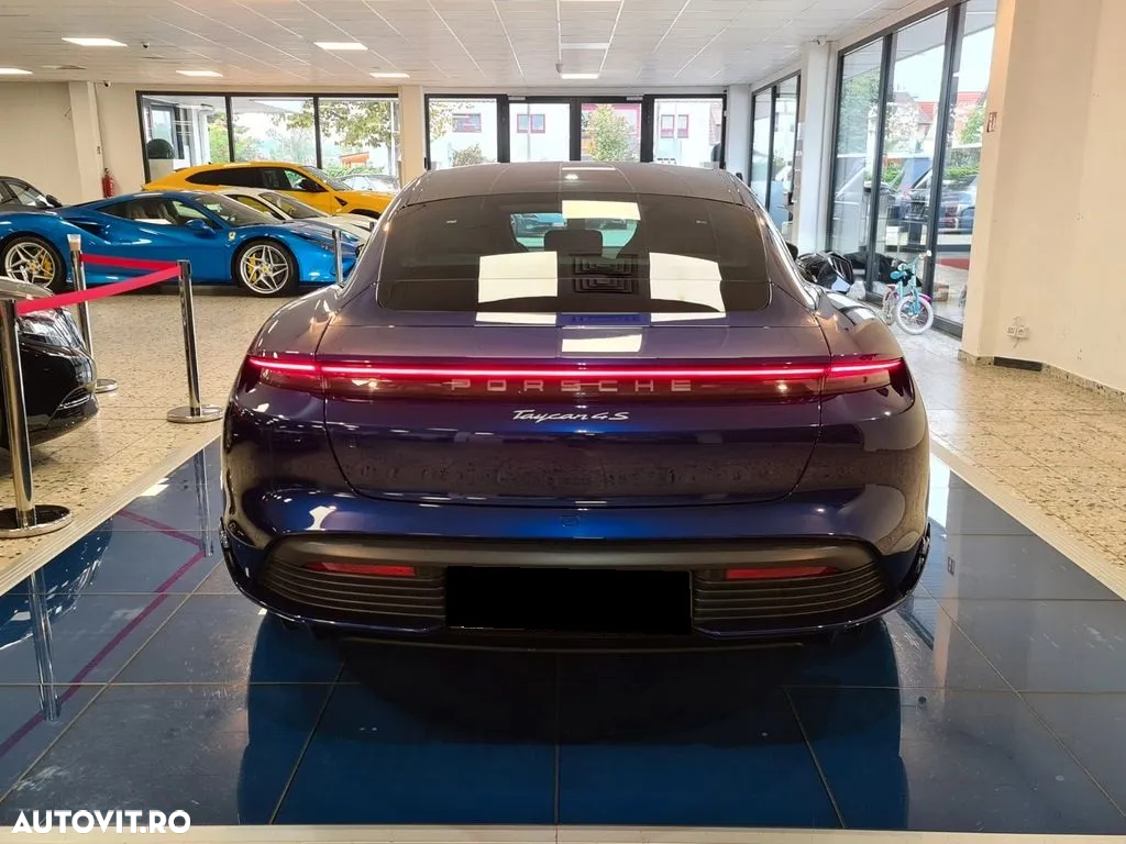 Porsche Taycan - 14