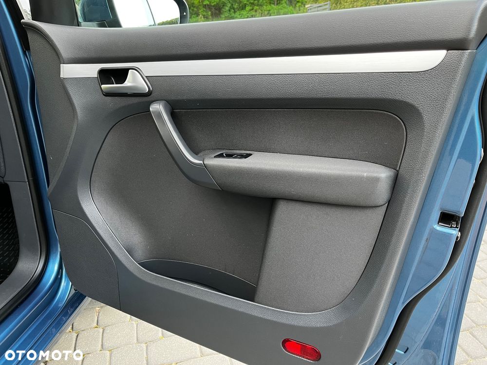 Volkswagen Touran 2.0 TDI DPF Cup - 23