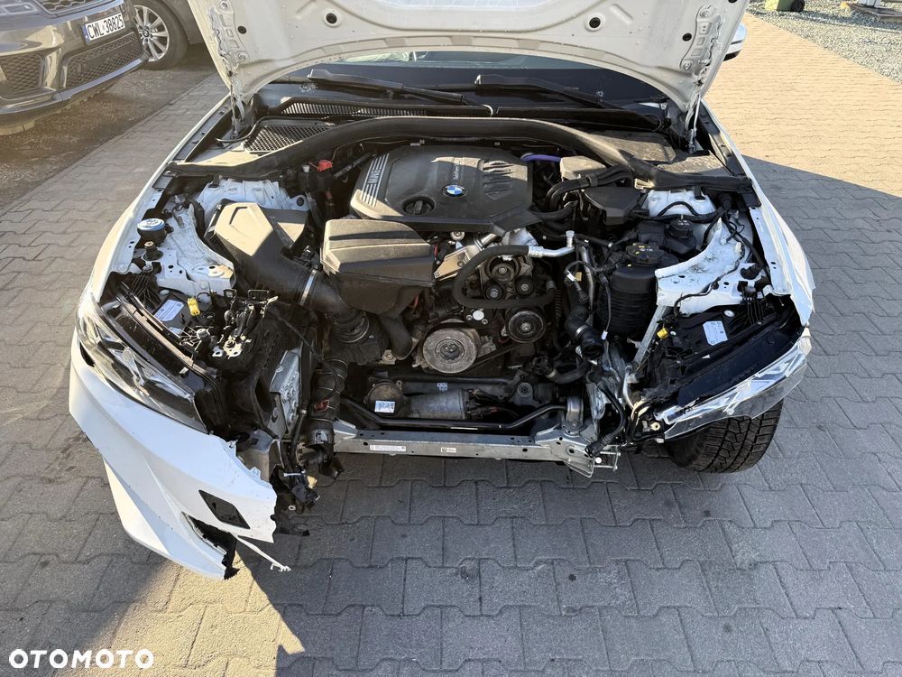 BMW Seria 3 318d Sport Line - 8