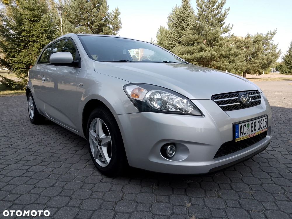 Kia Ceed 1.6 CVVT Dream-Team Edition - 2